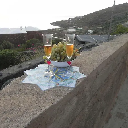 Vakantiehuis Dammuso U Granatu *
